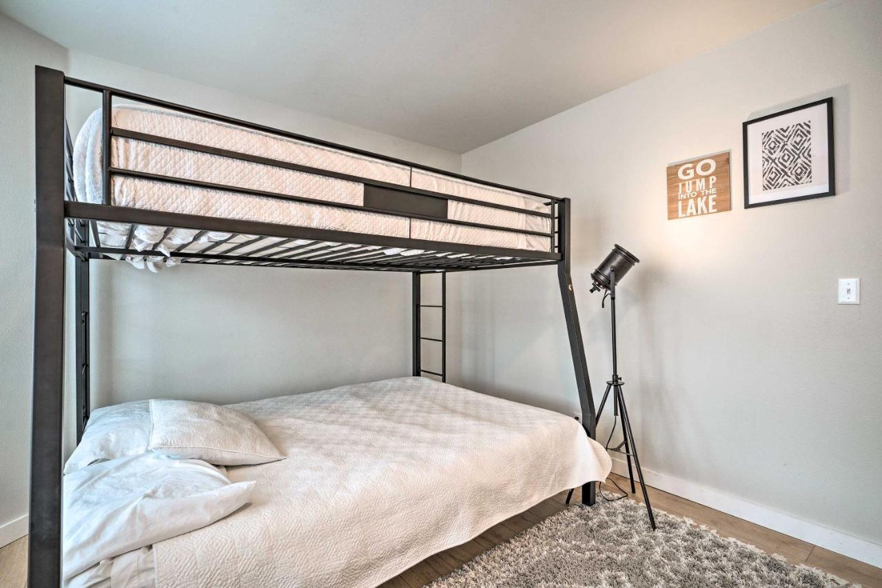 Chic Chelan Condo With Balcony, Walk To Lake And Dtwn! Exterior photo